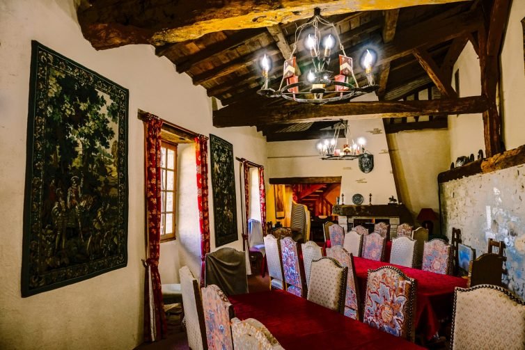 Templars%20Castle%2C%20Dining%20Room%20and%20Bar%20Area%2C%20CS%20french%20holiday%20chateau%2C%20castle%20rental%20france%2C%20french%20chateau%20accommodation%20%2815%29